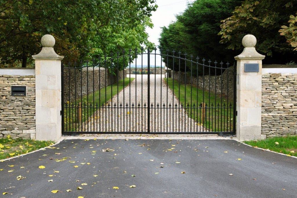 Country Estate Gates and Driveway